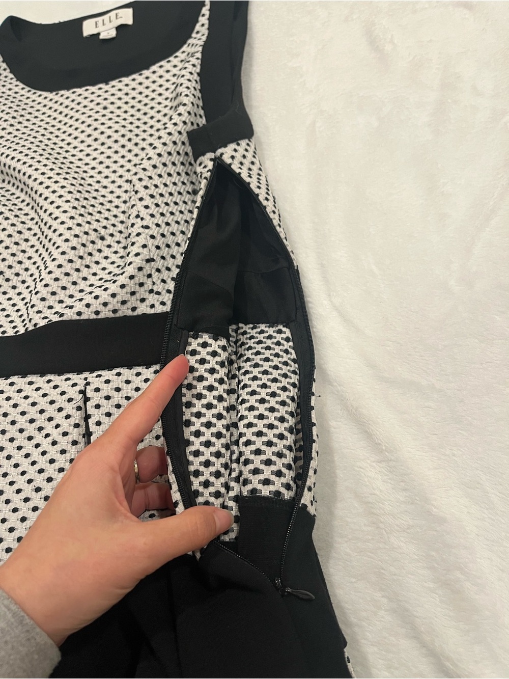 ELLE Black & White Polka Dot Fit & Flare Dress - Size 2 - Picture 5 of 7